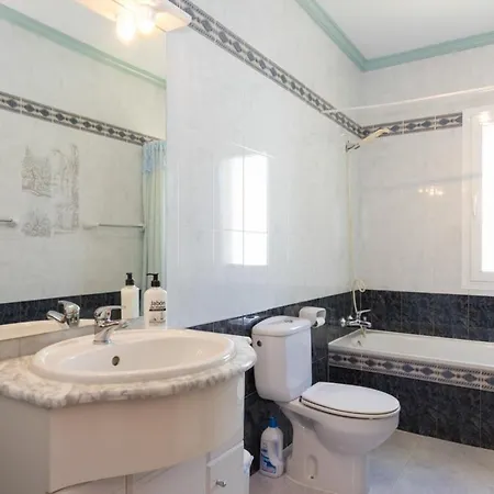 Abahana Villas Maripaz Βίλα